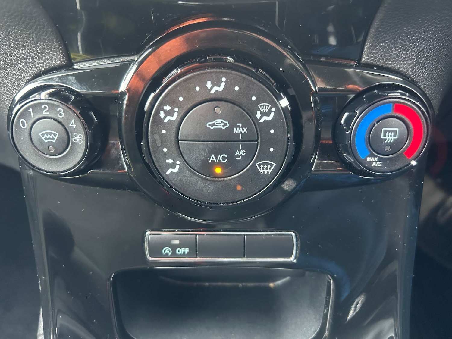 Used Ford Fiesta 2014 for sale - 77125079: Photo 11