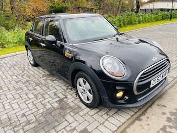 Used MINI Hatch 2017 for sale - 76385789: Photo