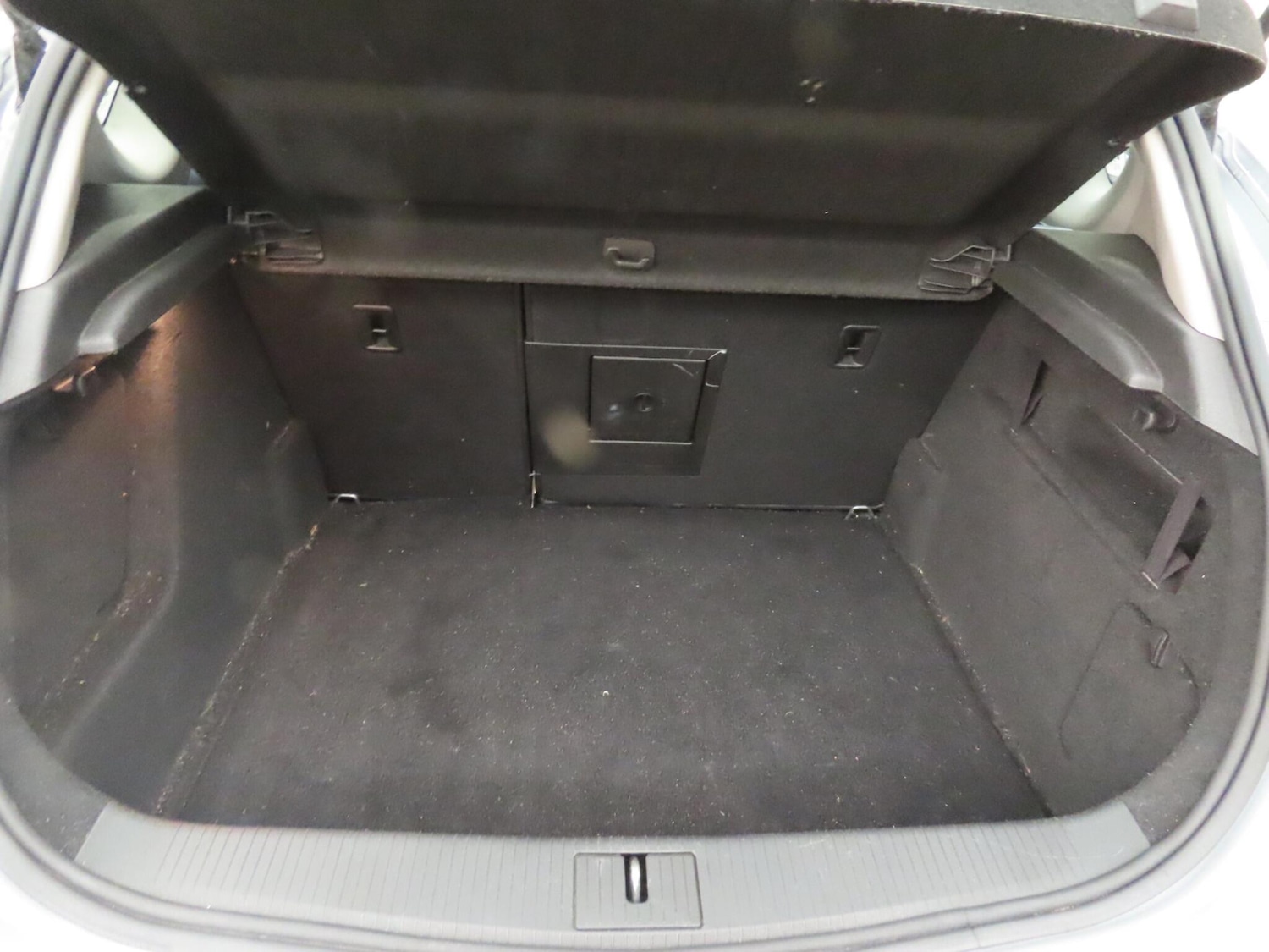 Used Vauxhall Astra 2011 for sale - 77970260: Photo 11