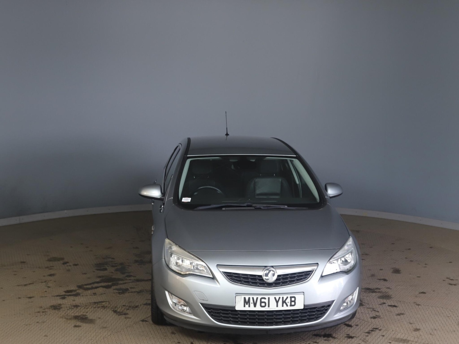 Used Vauxhall Astra 2011 for sale - 77970260: Photo 2