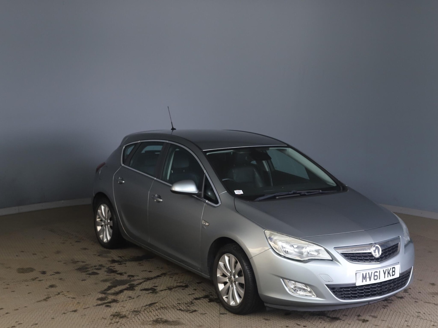 Used Vauxhall Astra 2011 for sale - 77970260: Photo 3