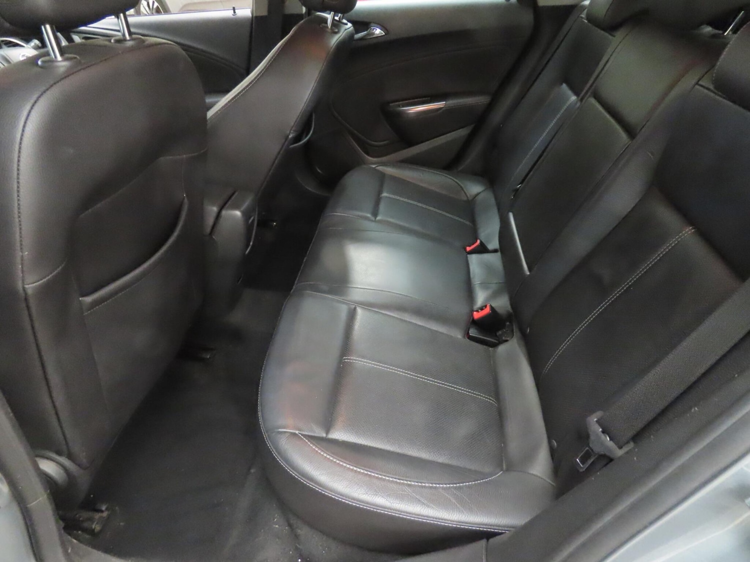 Used Vauxhall Astra 2011 for sale - 77970260: Photo 8