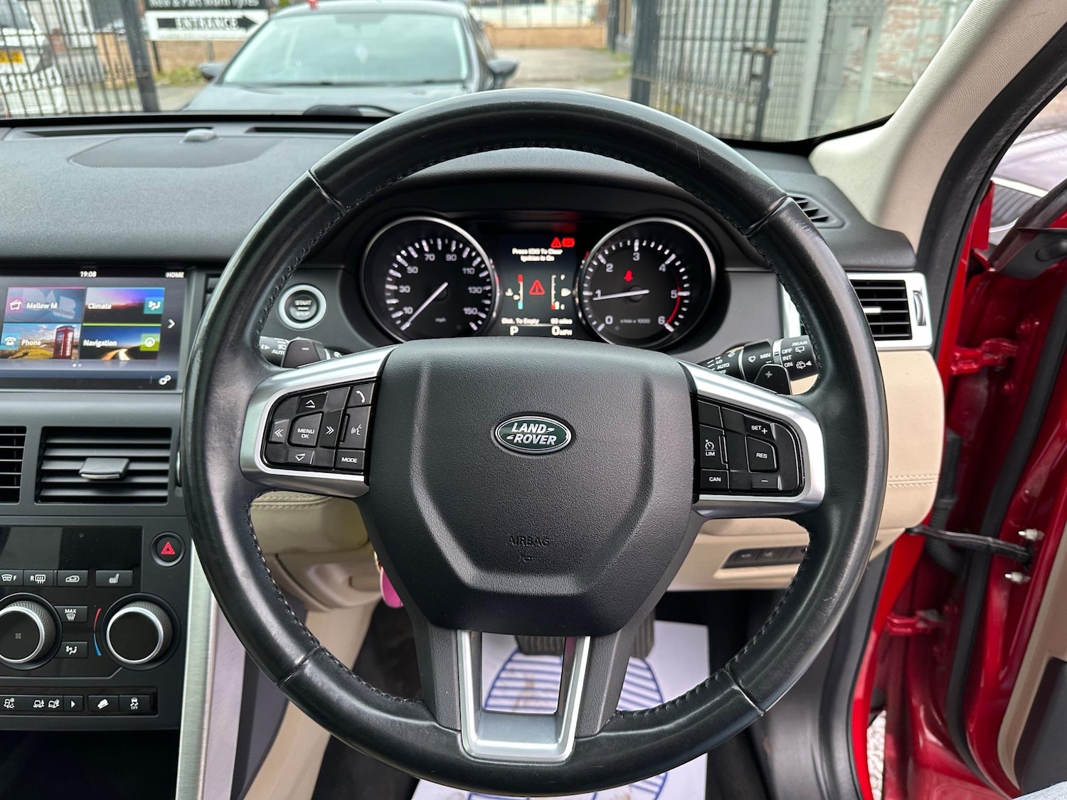 Used Land Rover Discovery Sport 2016 for sale - 77395819: Photo 19