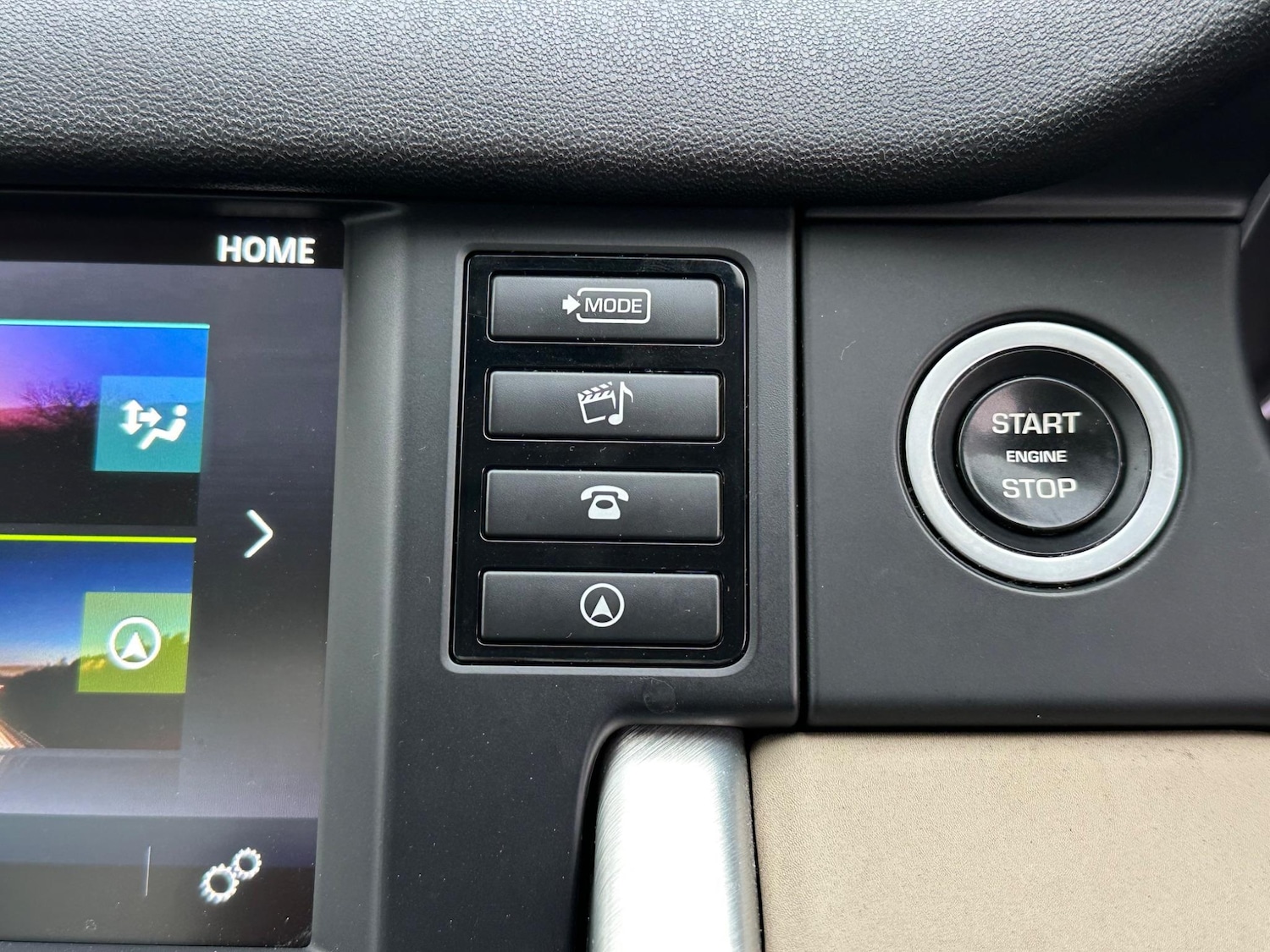 Used Land Rover Discovery Sport 2016 for sale - 77395819: Photo 40