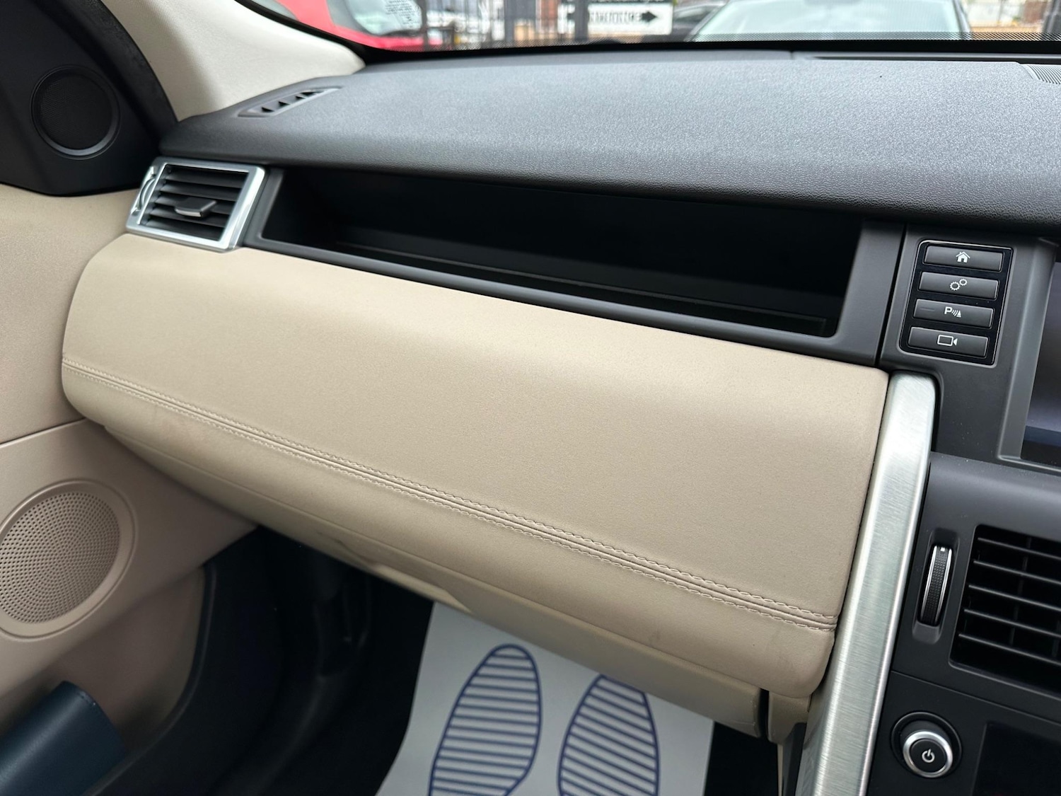 Used Land Rover Discovery Sport 2016 for sale - 77395819: Photo 59