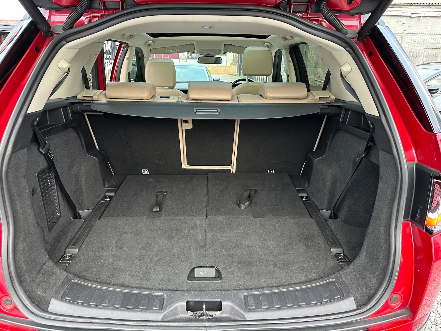 Used Land Rover Discovery Sport 2016 for sale - 77395819: Photo 90