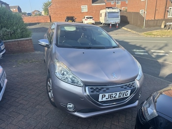 Used Peugeot 208 2012 for sale - 79352637: Photo