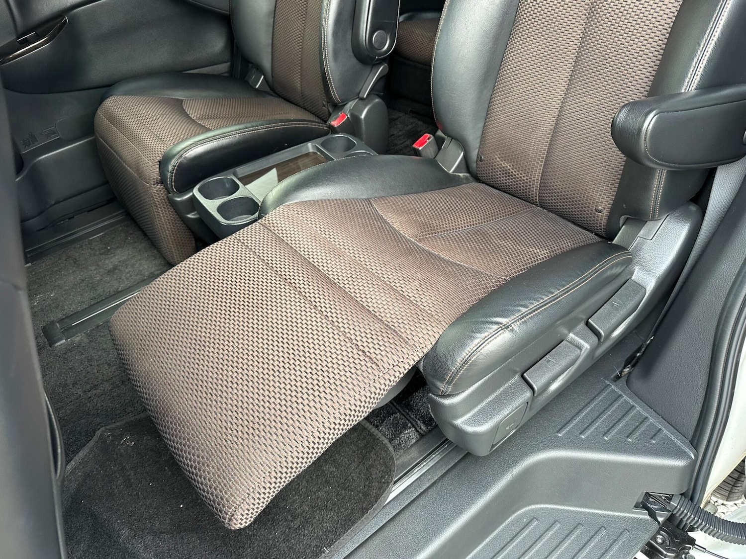 Used Nissan Elgrand for sale - 78115493: Photo 15