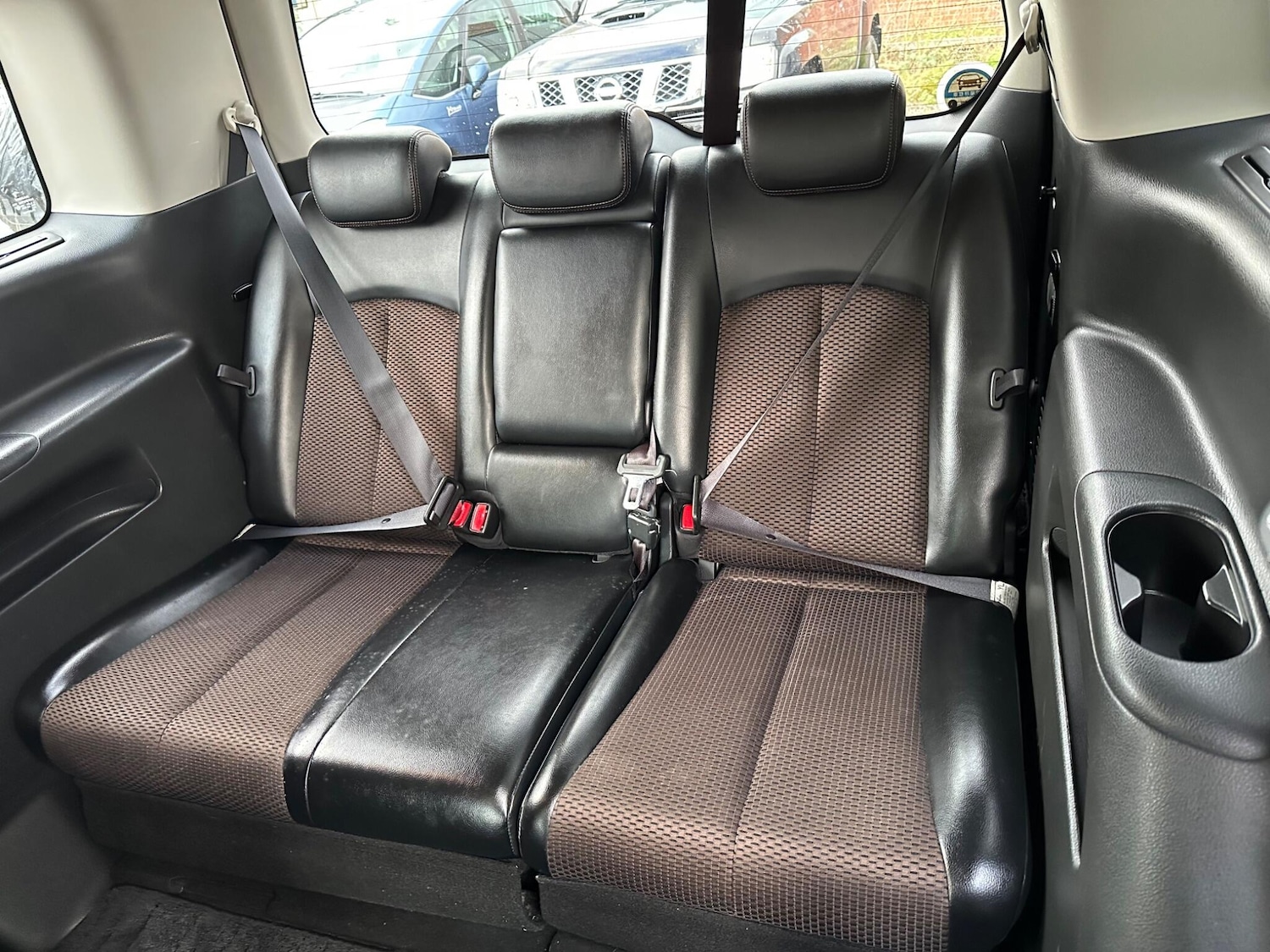 Used Nissan Elgrand for sale - 78115493: Photo 18