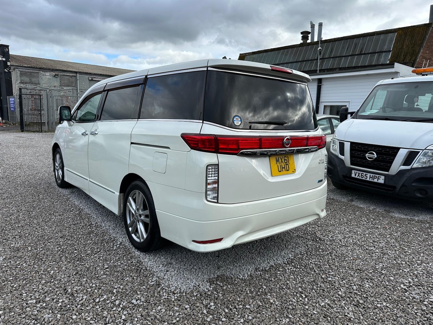 Used Nissan Elgrand for sale - 78115493: Photo 5