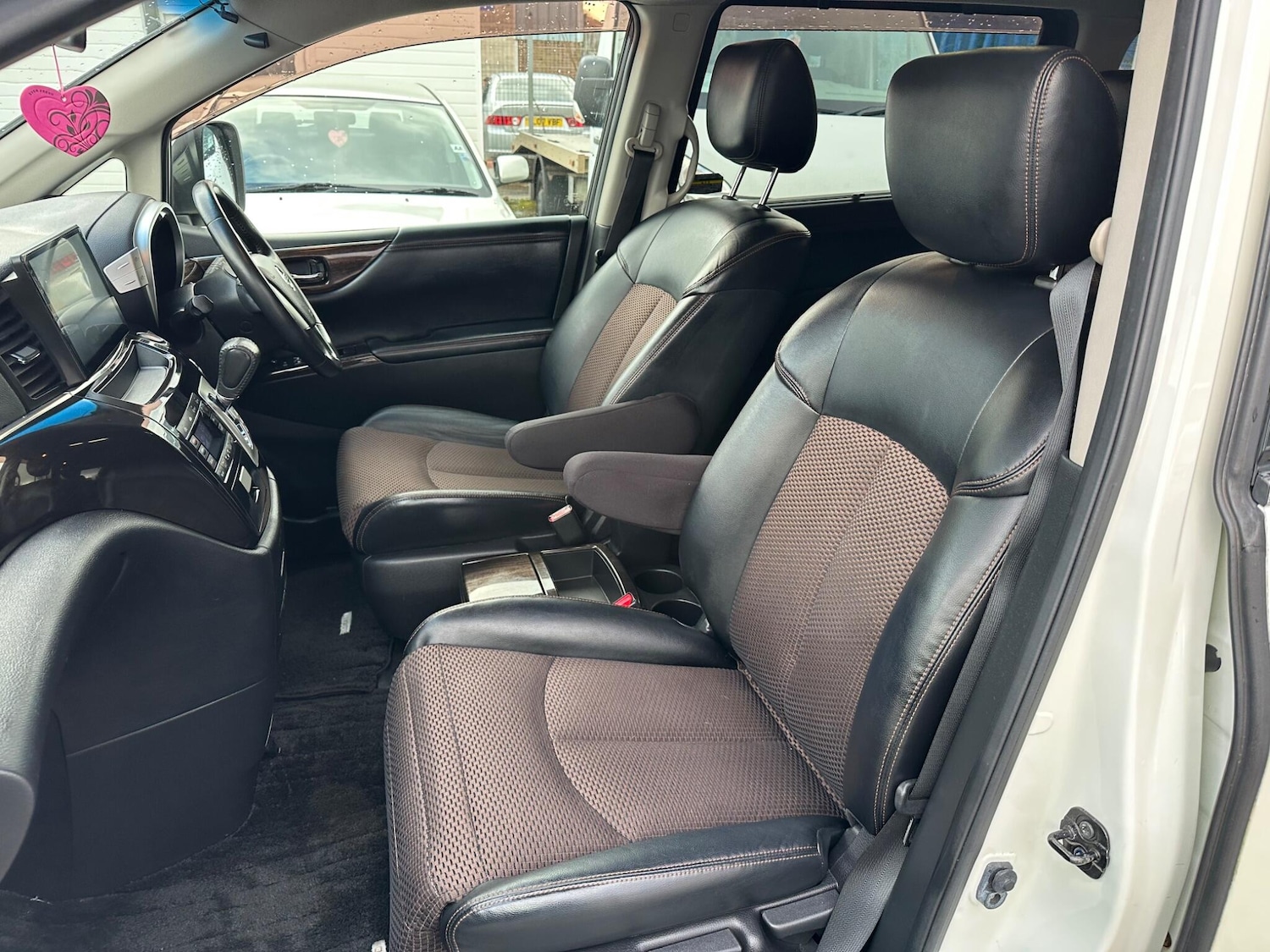 Used Nissan Elgrand for sale - 78115493: Photo 9