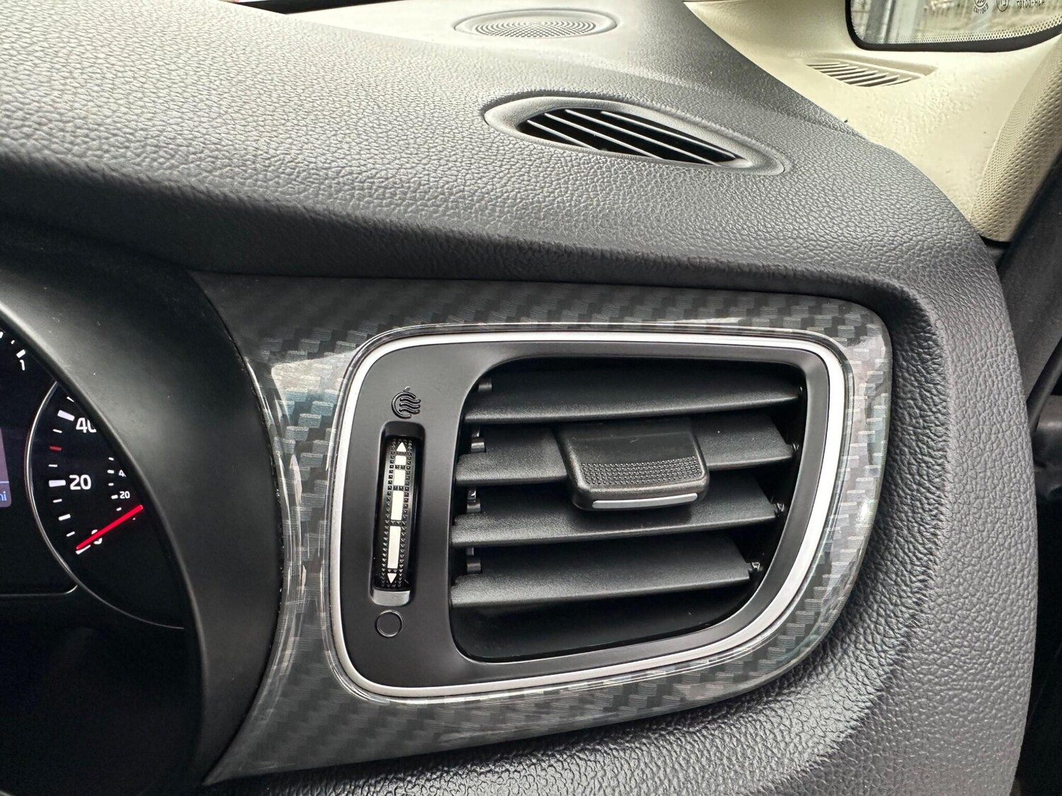 Used Kia Carens for sale - 78116441: Photo 40