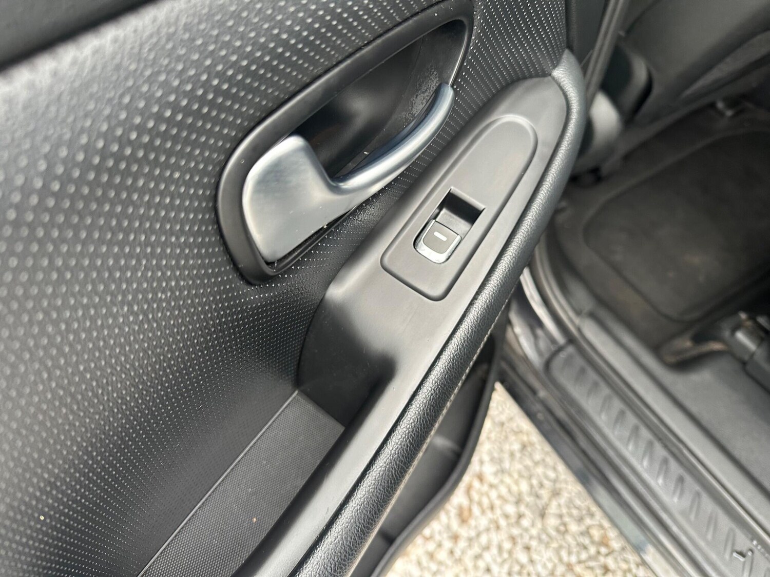 Used Kia Carens for sale - 78116441: Photo 44