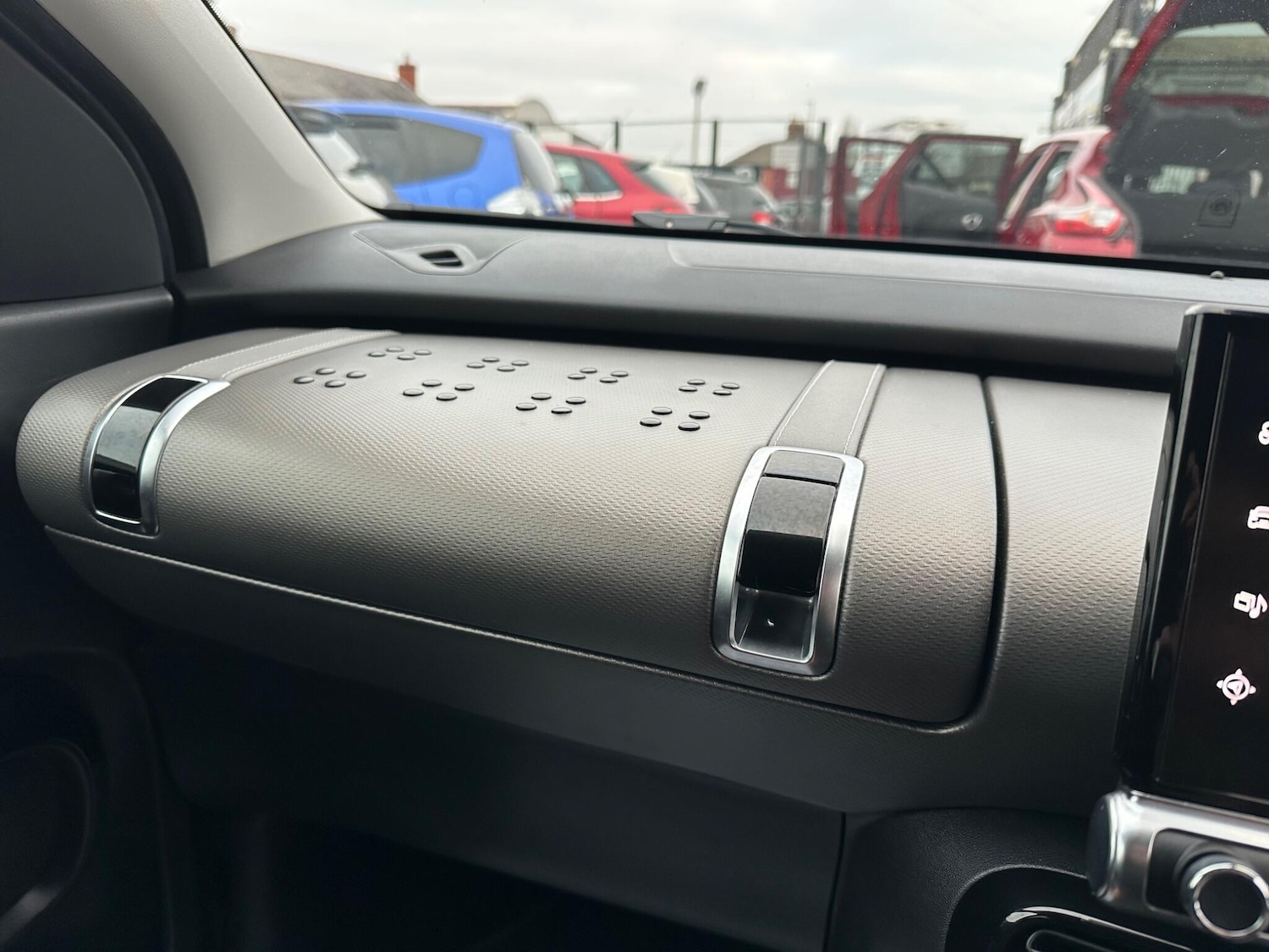 Used Citroen C4 Cactus for sale - 78115064: Photo 29