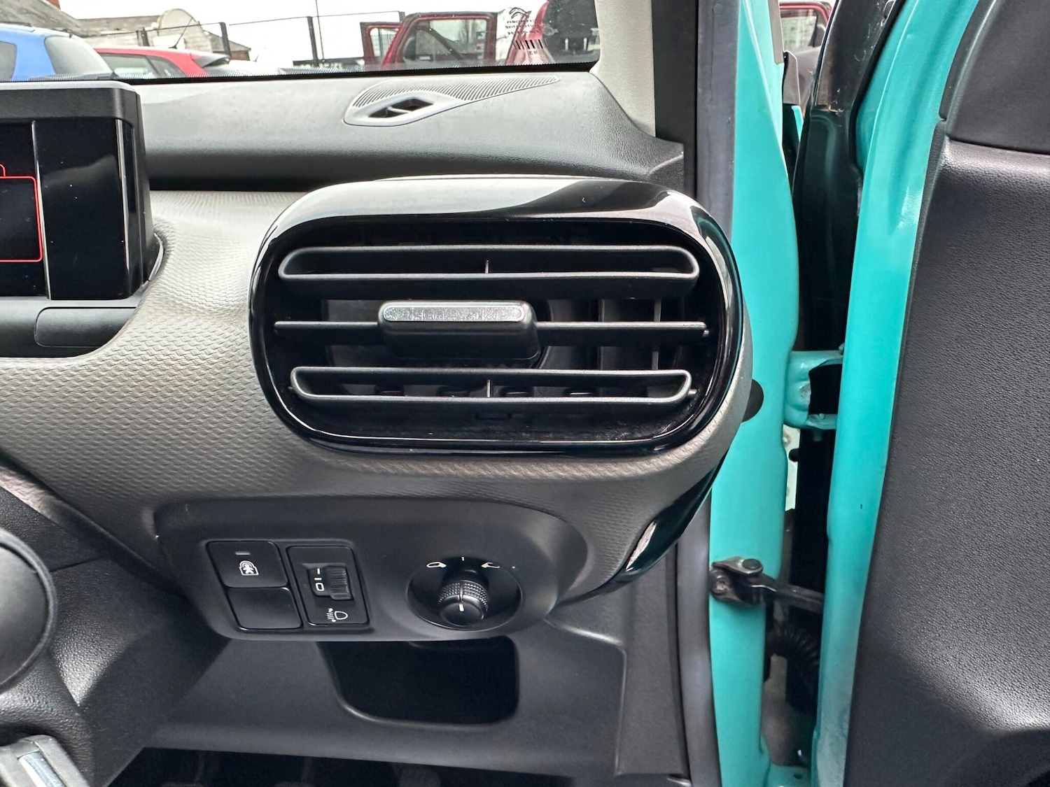 Used Citroen C4 Cactus for sale - 78115064: Photo 31