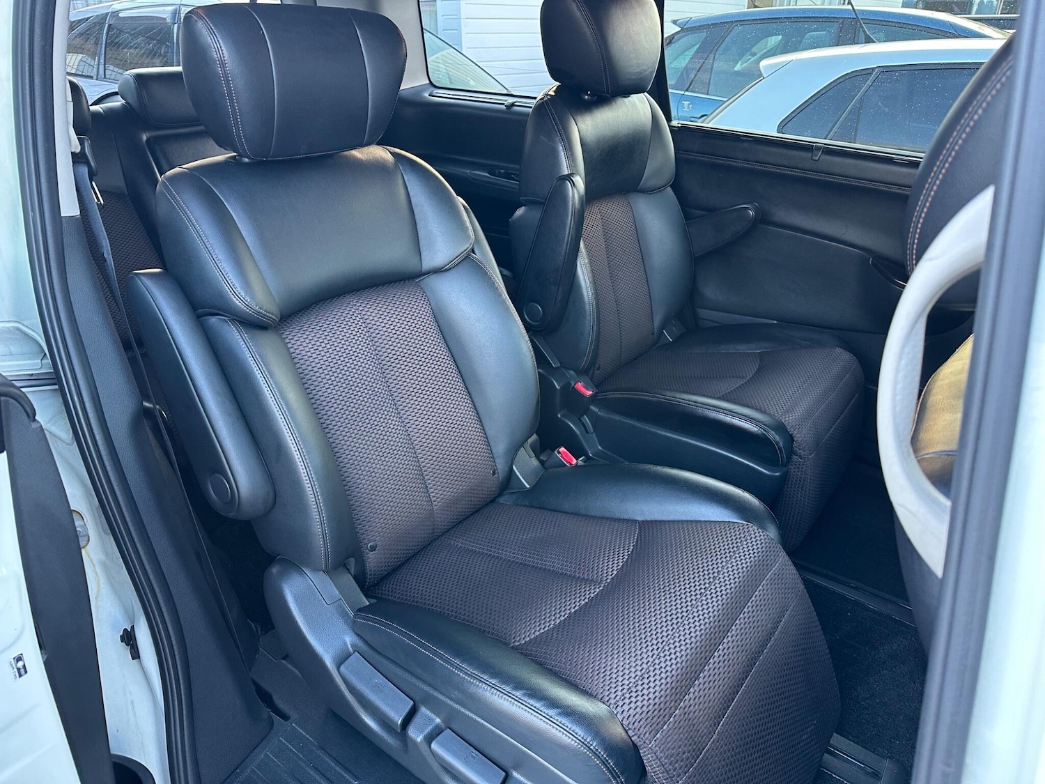 Used Nissan Elgrand 2023 for sale - 76988691: Photo 11