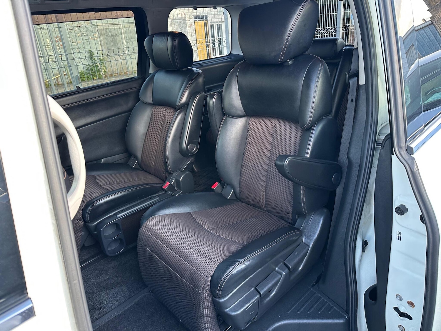 Used Nissan Elgrand 2023 for sale - 76988691: Photo 14