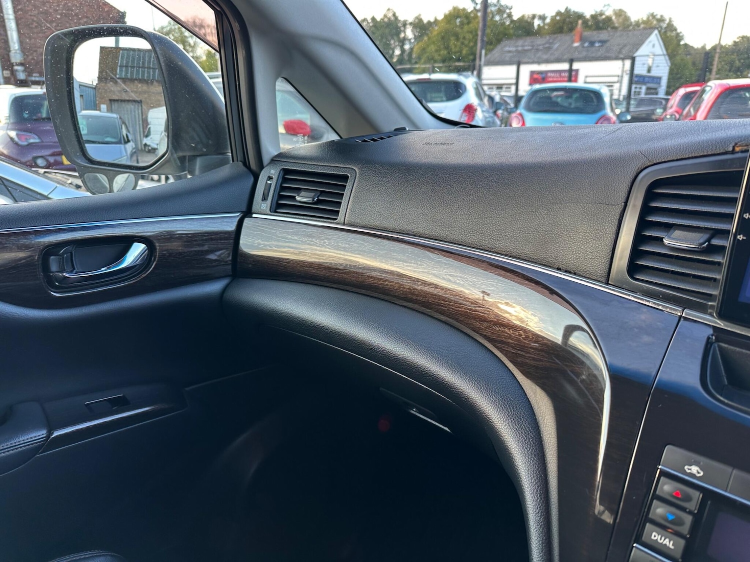 Used Nissan Elgrand 2023 for sale - 76988691: Photo 16