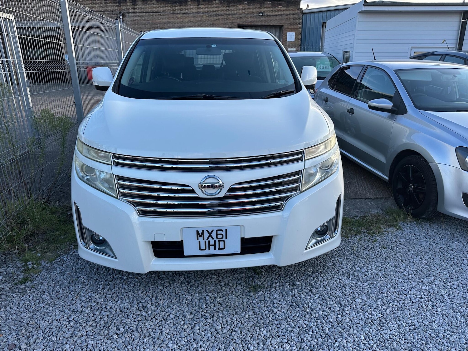 Used Nissan Elgrand 2023 for sale - 76988691: Photo 2
