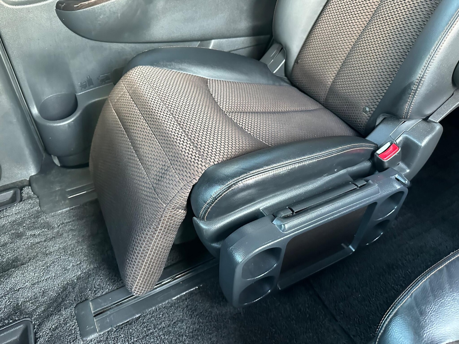 Used Nissan Elgrand 2023 for sale - 76988691: Photo 25