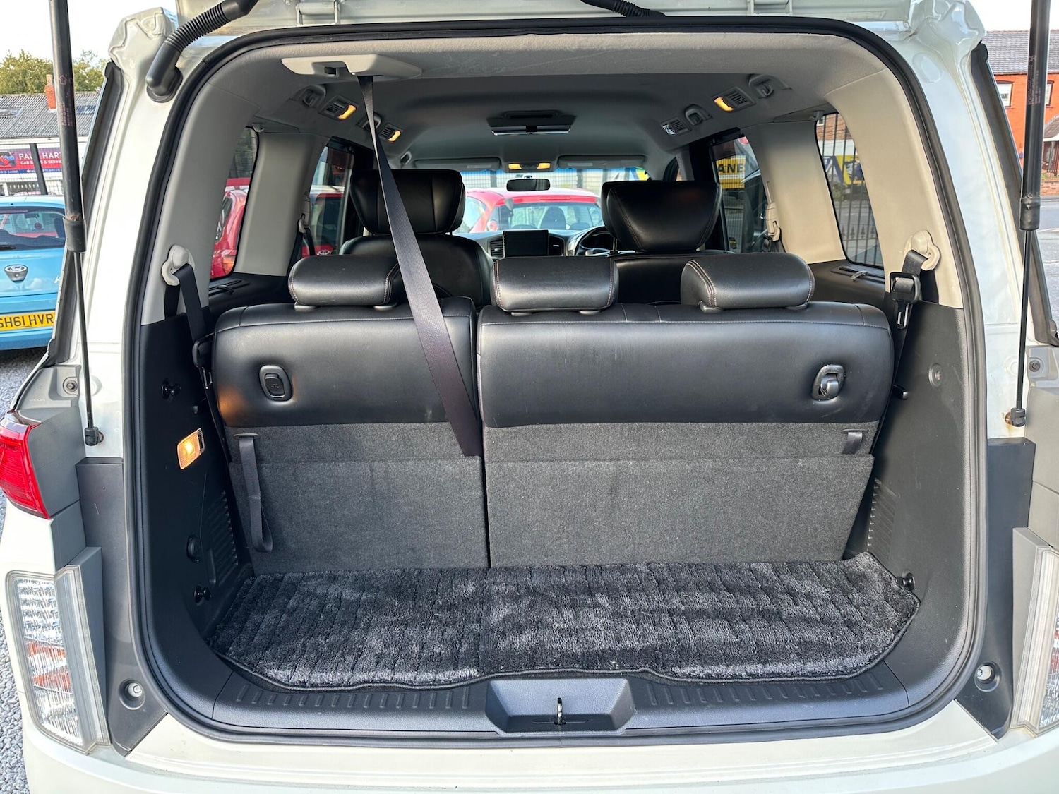 Used Nissan Elgrand 2023 for sale - 76988691: Photo 26