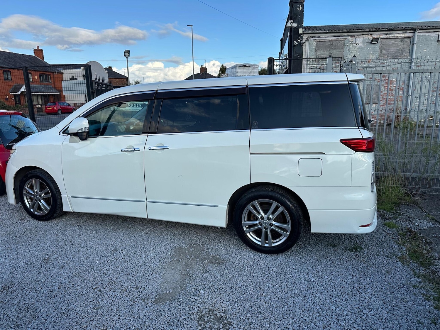 Used Nissan Elgrand 2023 for sale - 76988691: Photo 5