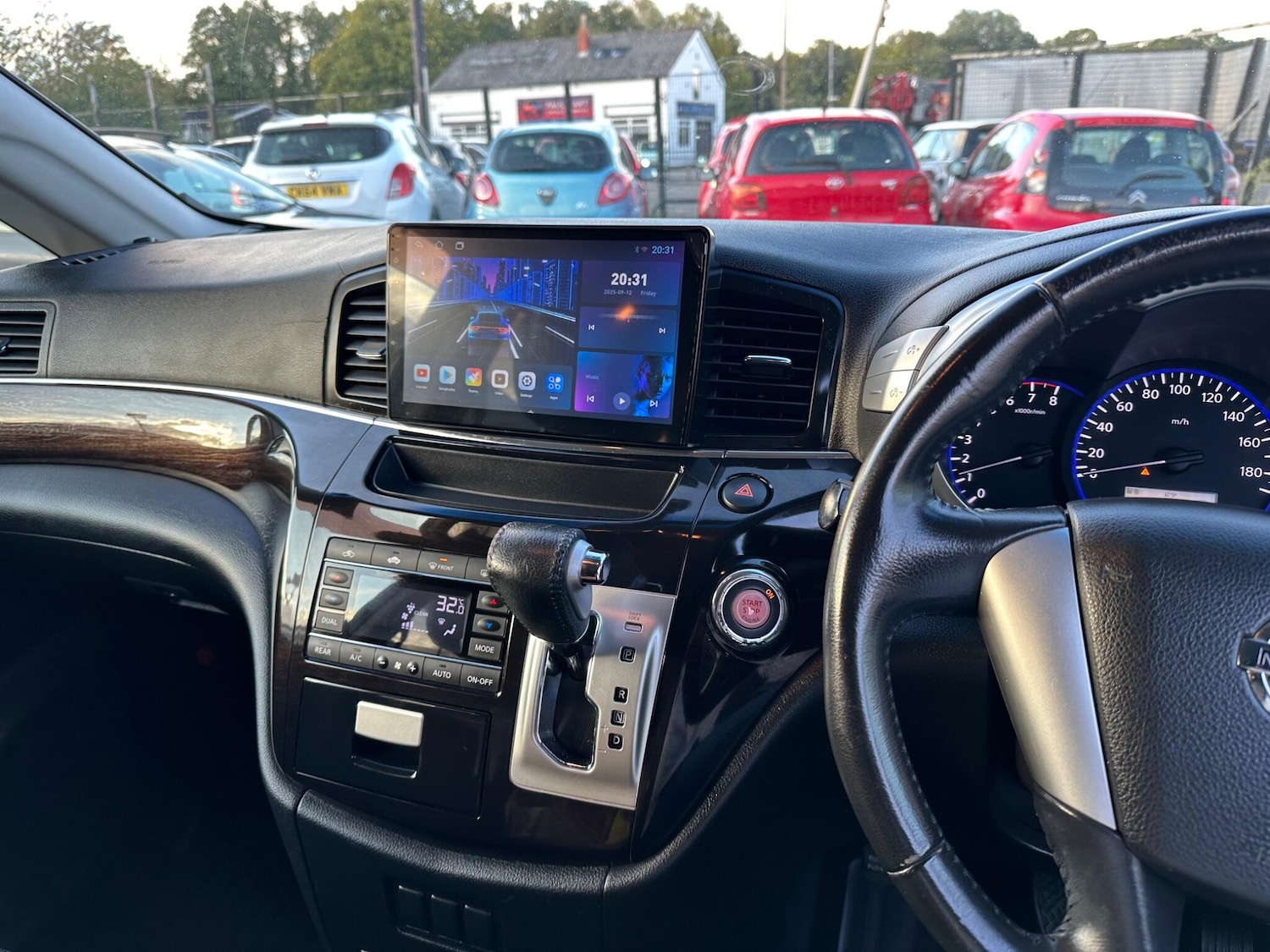 Used Nissan Elgrand 2023 for sale - 76988691: Photo 7