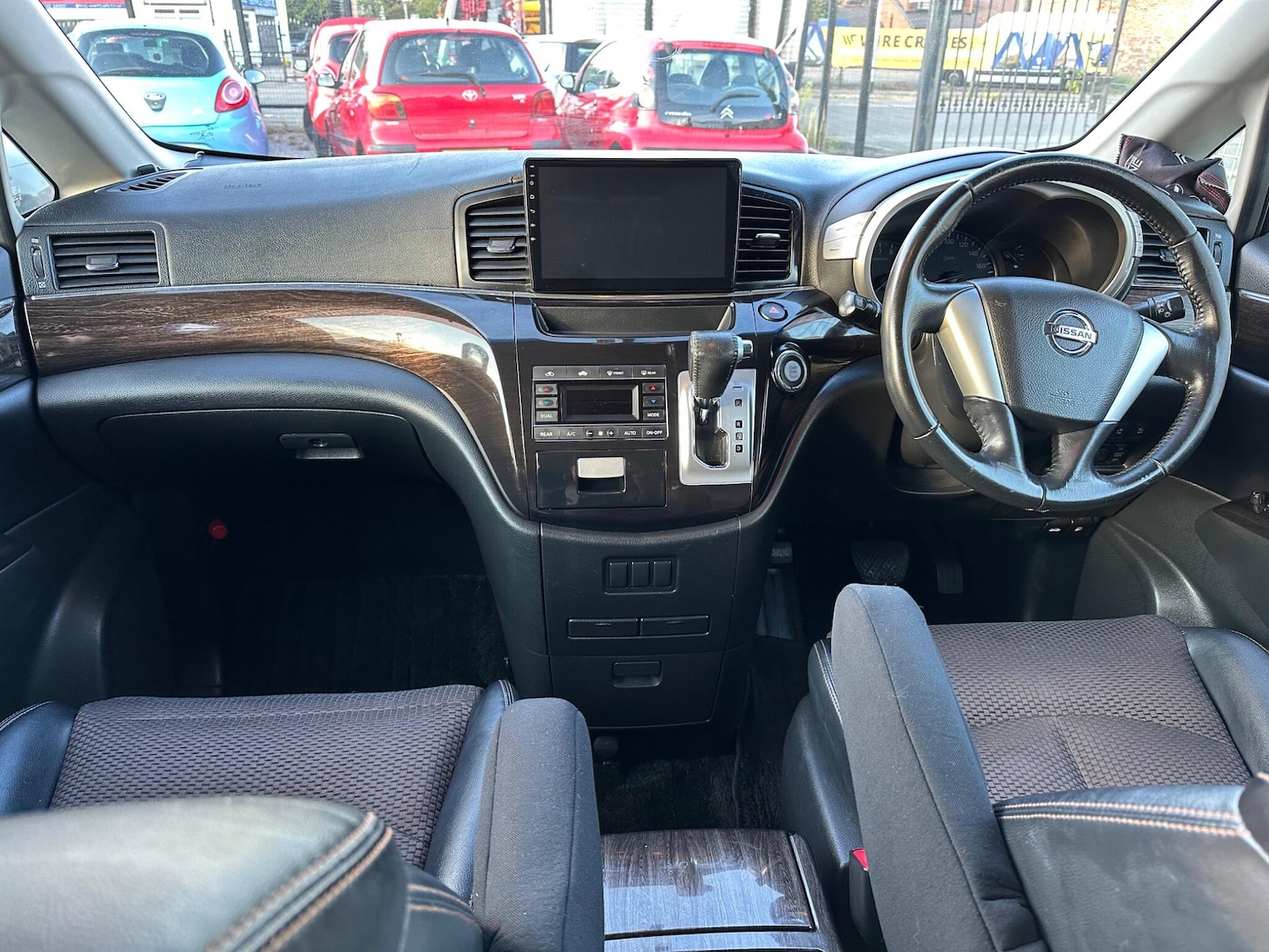 Used Nissan Elgrand 2023 for sale - 76988691: Photo 9