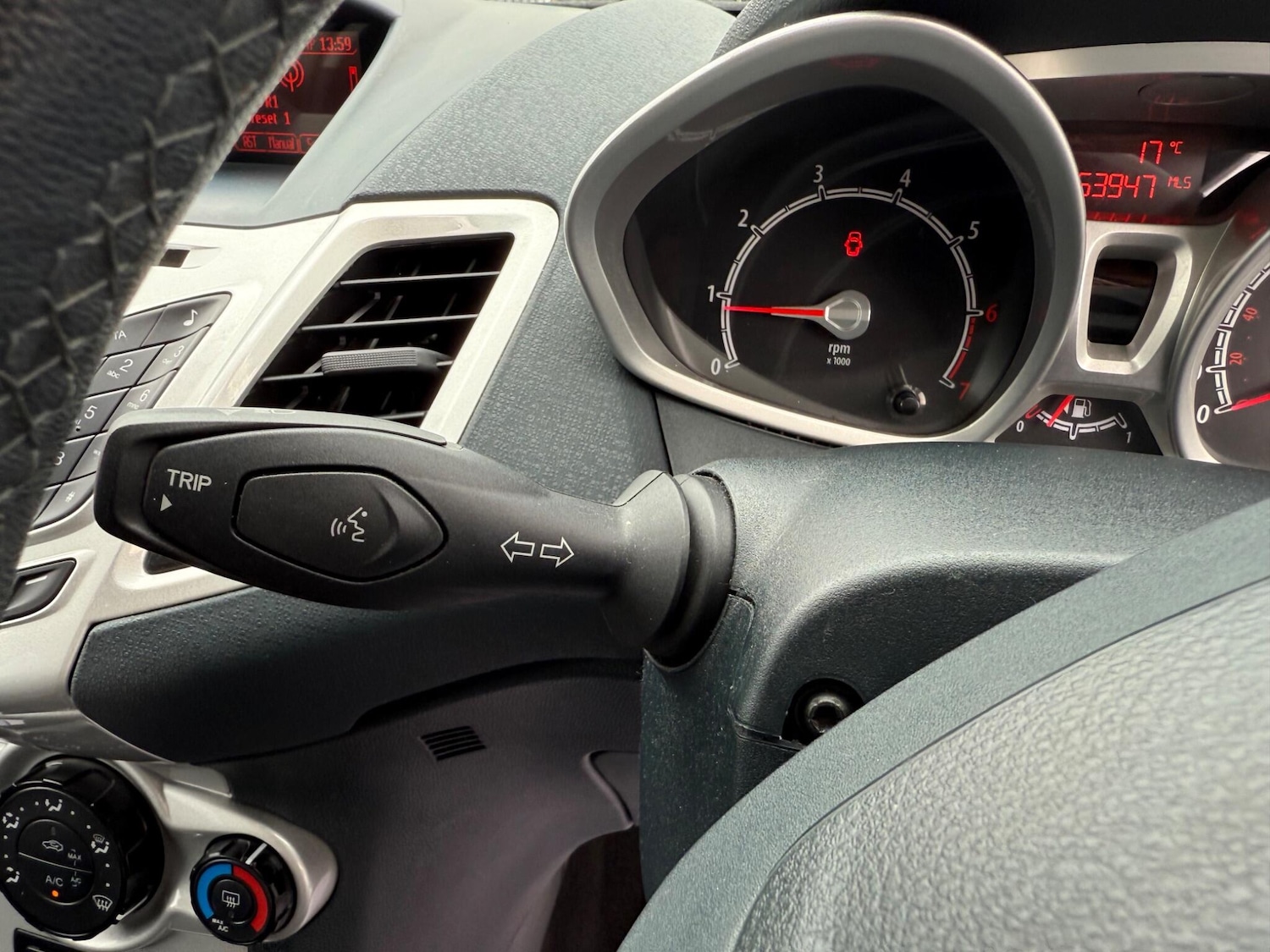 Used Ford Fiesta 2011 for sale - 76137007: Photo 14