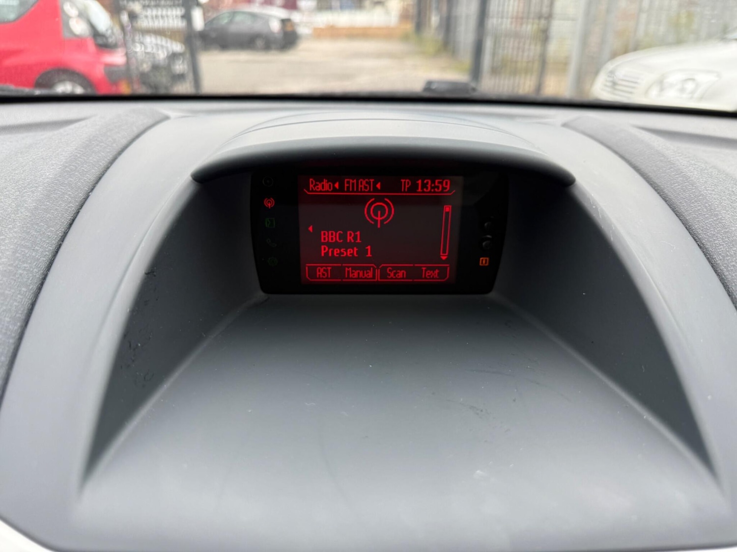 Used Ford Fiesta 2011 for sale - 76137007: Photo 17