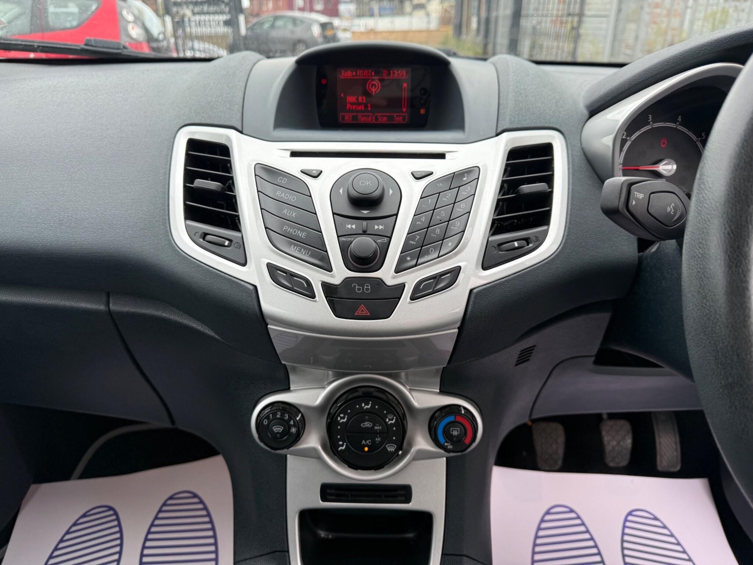 Used Ford Fiesta 2011 for sale - 76137007: Photo 19