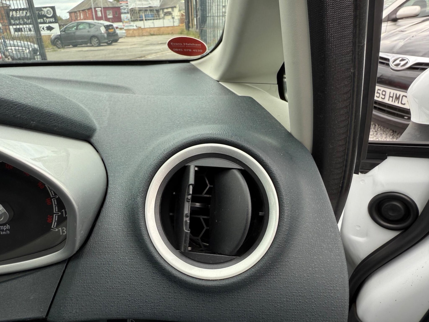 Used Ford Fiesta 2011 for sale - 76137007: Photo 29