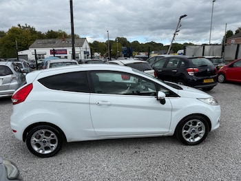 Used Ford Fiesta 2011 for sale - 76137007: Photo