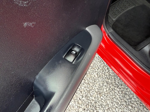 Used Hyundai i10 2010 for sale - 76295956: Photo 25