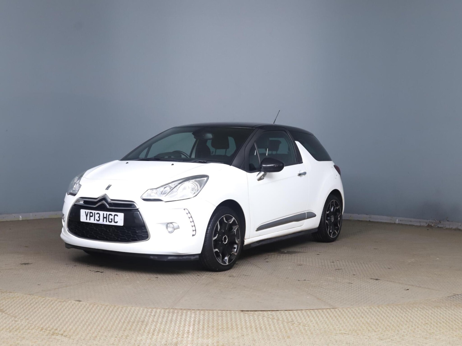 Used Citroen DS3 2013 for sale - 77969850: Photo 3