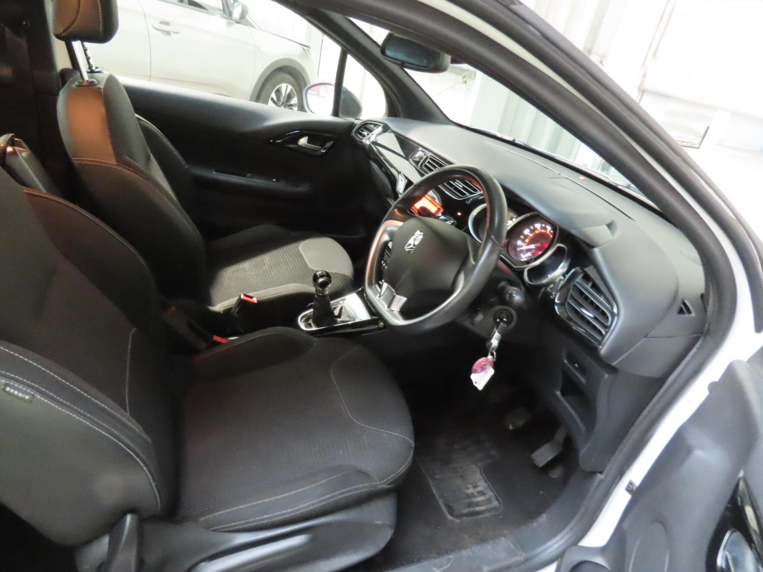 Used Citroen DS3 2013 for sale - 77969850: Photo 7