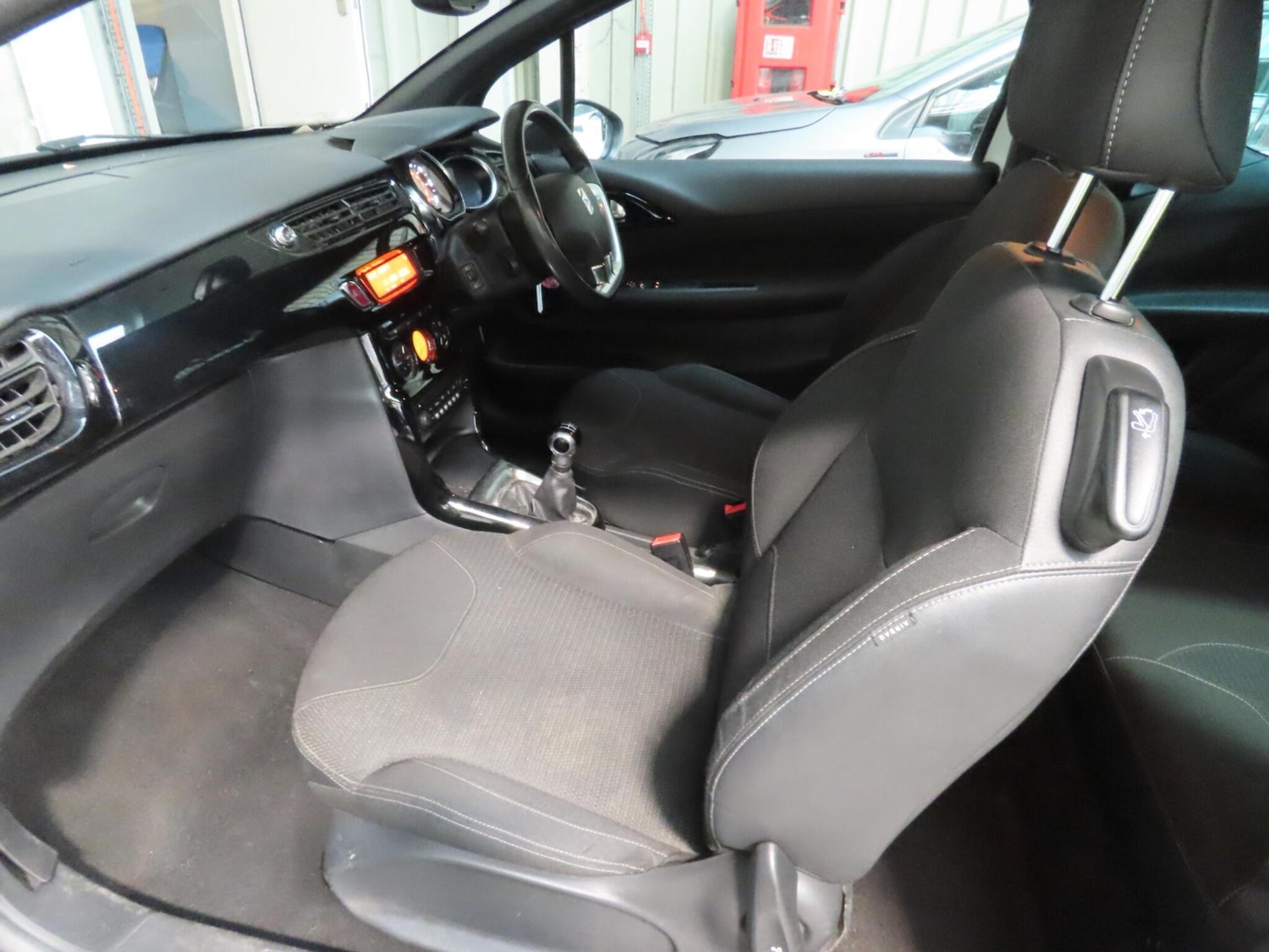 Used Citroen DS3 2013 for sale - 77969850: Photo 8