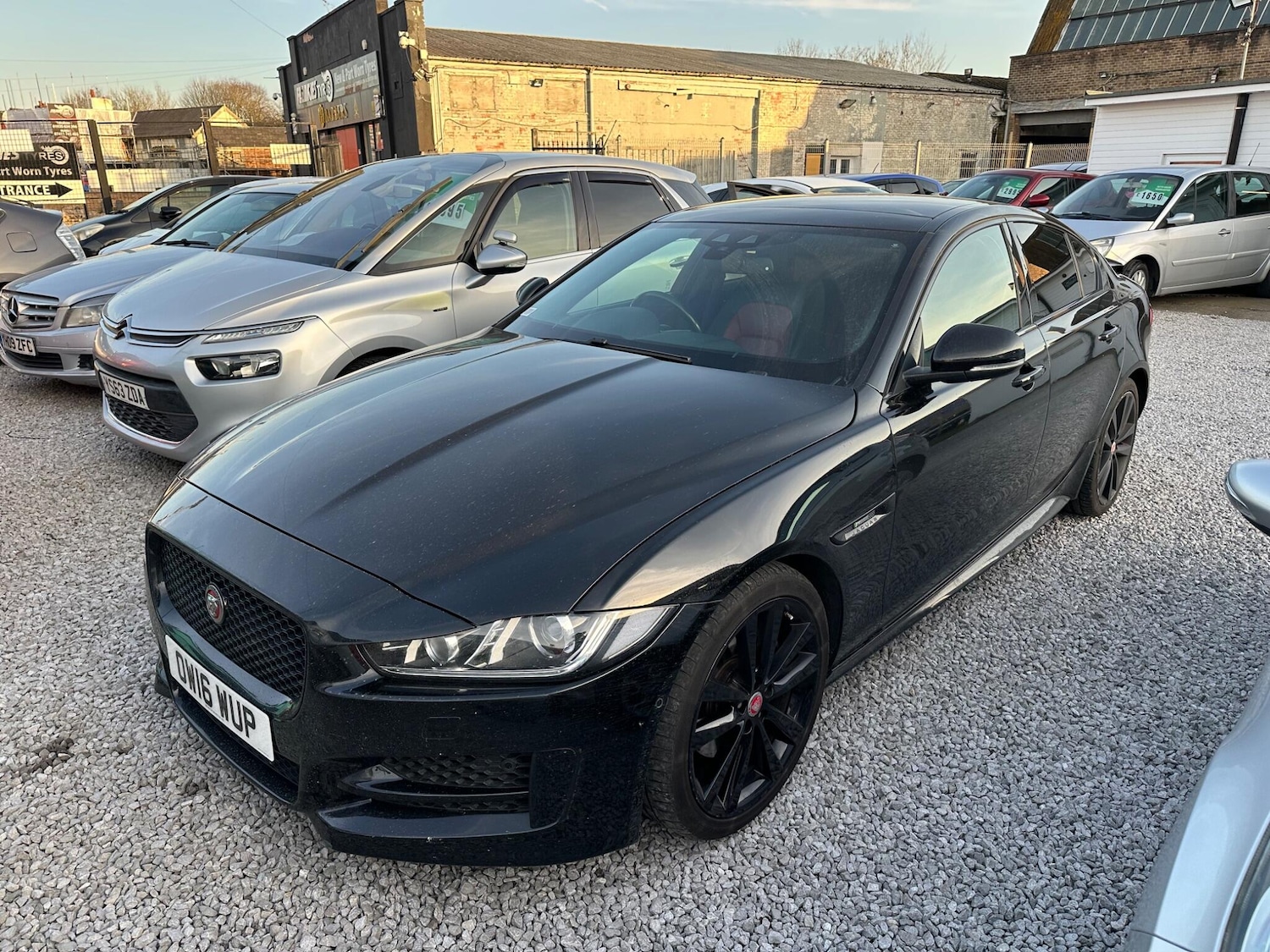 Used Jaguar XE 2016 for sale - 77940376: Photo 2