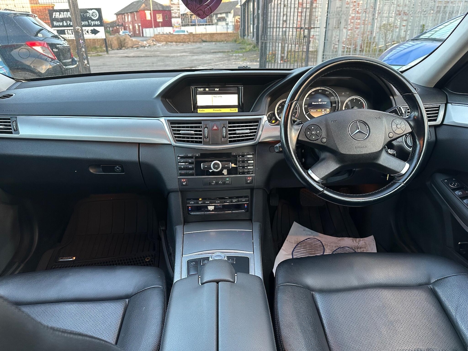 Used Mercedes-Benz E Class 2012 for sale - 76521548: Photo 11