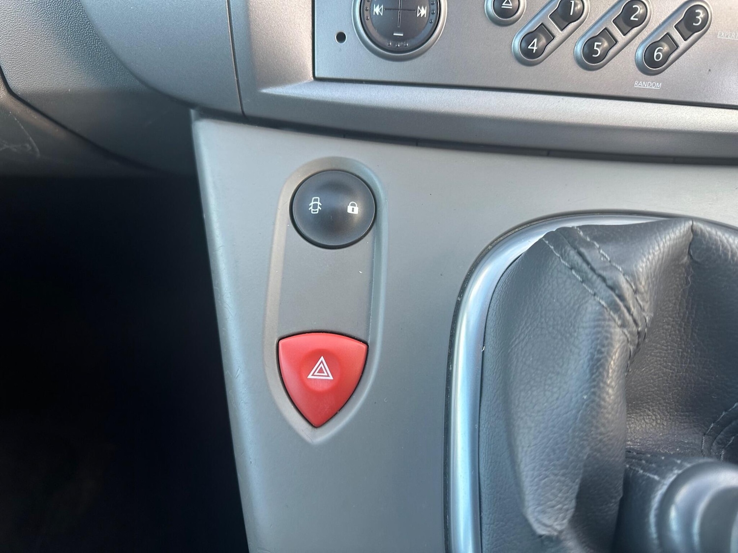 Used Renault Grand Scenic for sale - 78116614: Photo 21