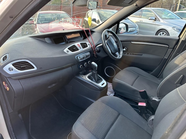 Used Renault Grand Scenic 2011 for sale - 75431660: Photo 17