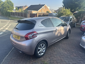 Used Peugeot 208 2012 for sale - 79554536: Photo
