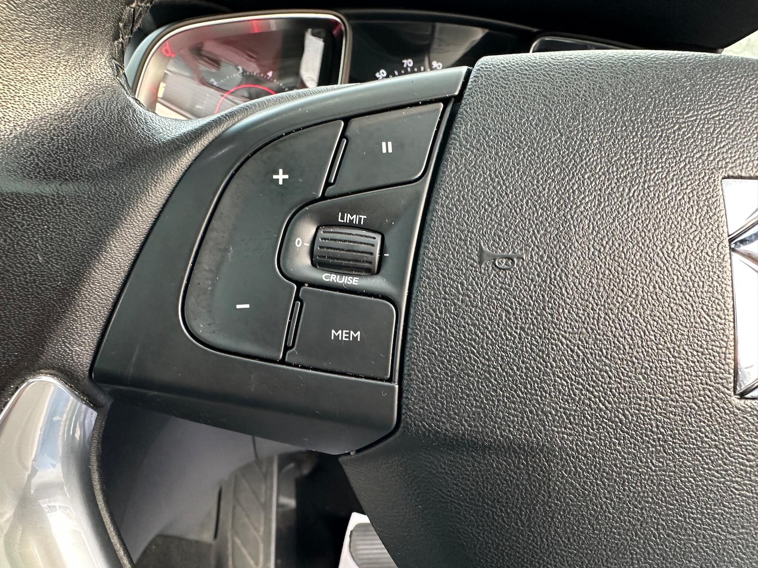 Used Citroen DS5 2013 for sale - 76993155: Photo 16