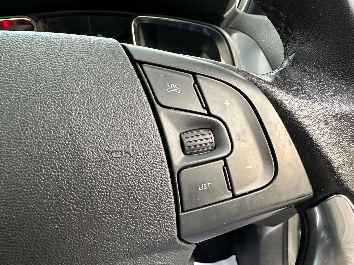 Used Citroen DS5 2013 for sale - 76993155: Photo 18