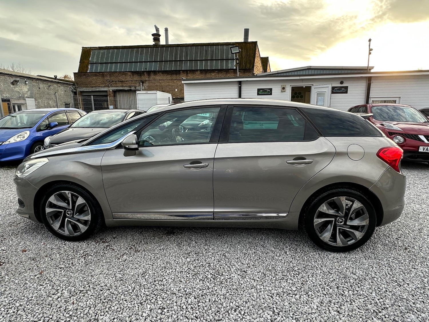 Used Citroen DS5 2013 for sale - 76993155: Photo 5