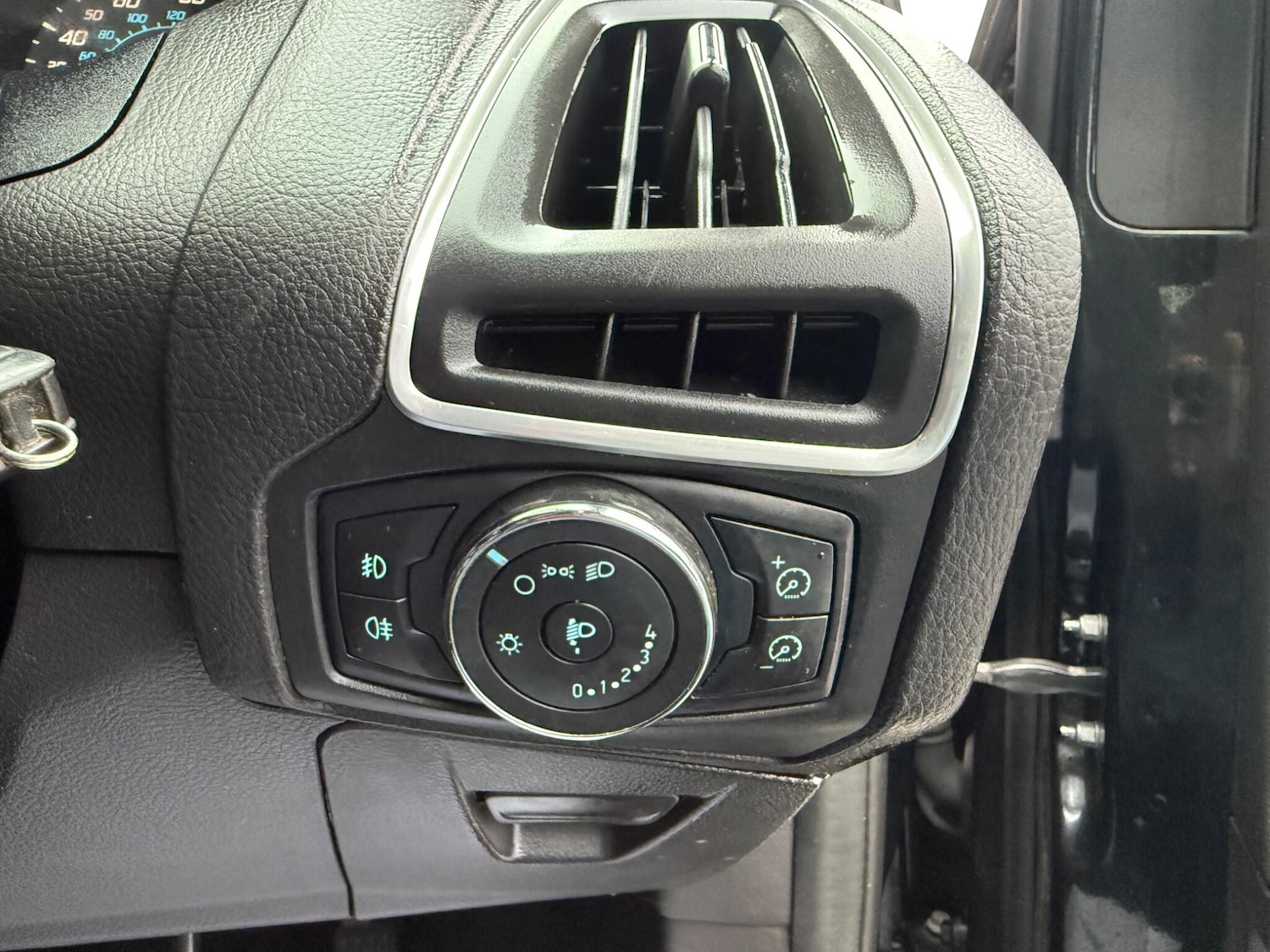 Used Ford Focus 2011 for sale - 76295337: Photo 18