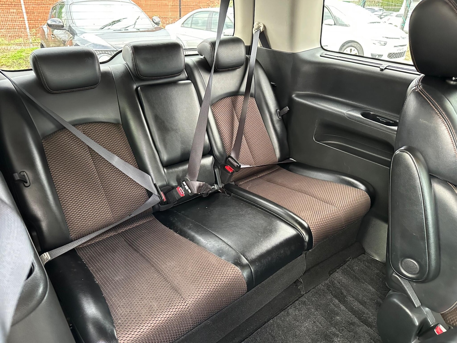 Used Nissan Elgrand 2023 for sale - 78034061: Photo 17