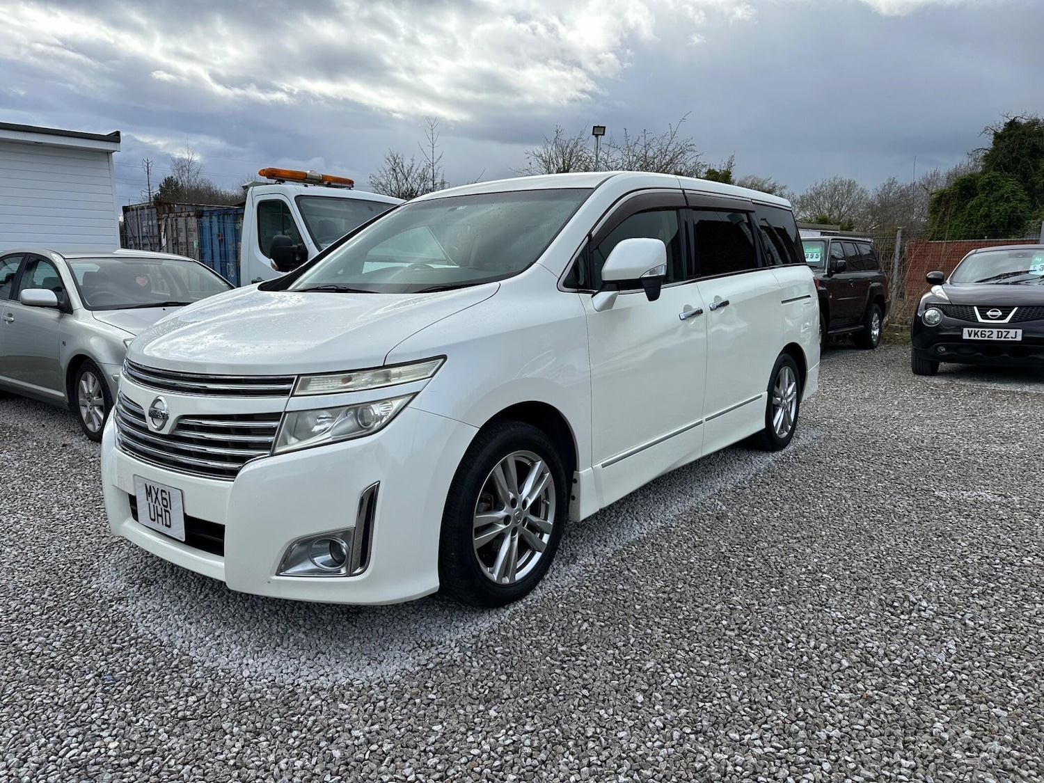 Used Nissan Elgrand 2023 for sale - 78034061: Photo 3