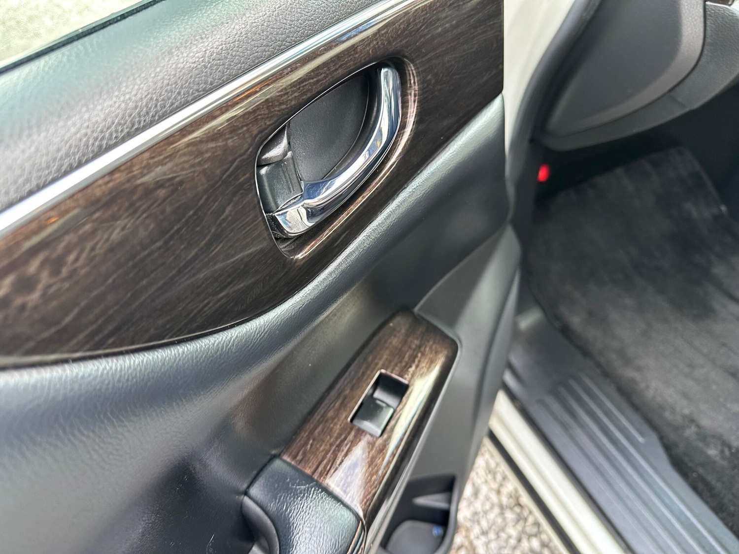 Used Nissan Elgrand 2023 for sale - 78034061: Photo 32