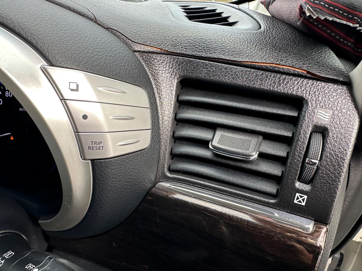 Used Nissan Elgrand 2023 for sale - 78034061: Photo 36